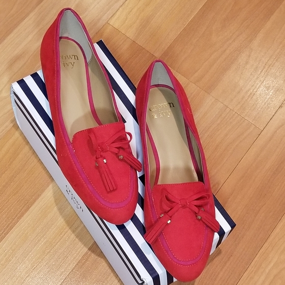 Crown & Ivy Sloane Tassel Loafers - Picture 2 of 5